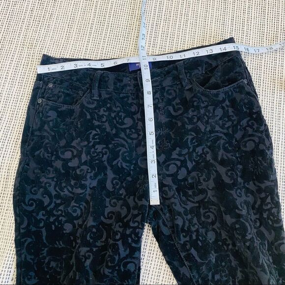 NYDJ black velvet flocked damask pants with stretch size 8 - Picture 5 of 8